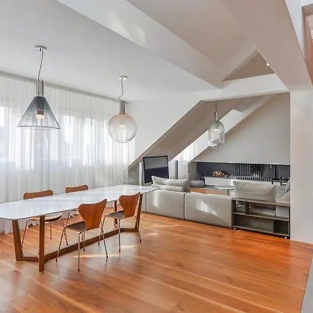 Daire Old Town House